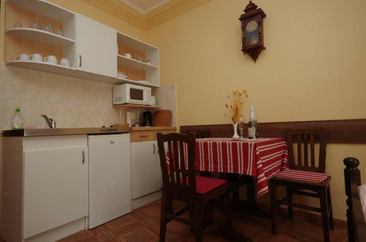 Burg Apartman Gyula Exterior foto