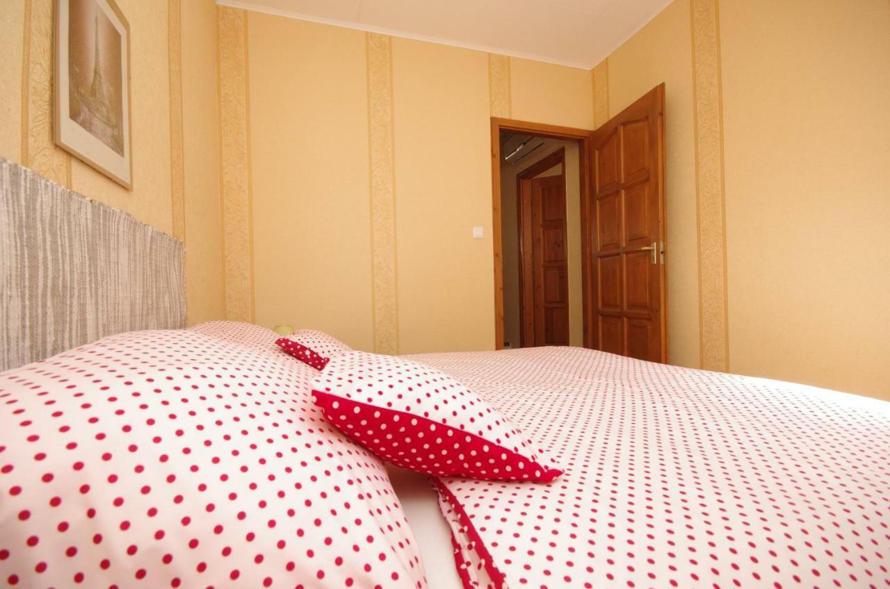Burg Apartman Gyula Exterior foto