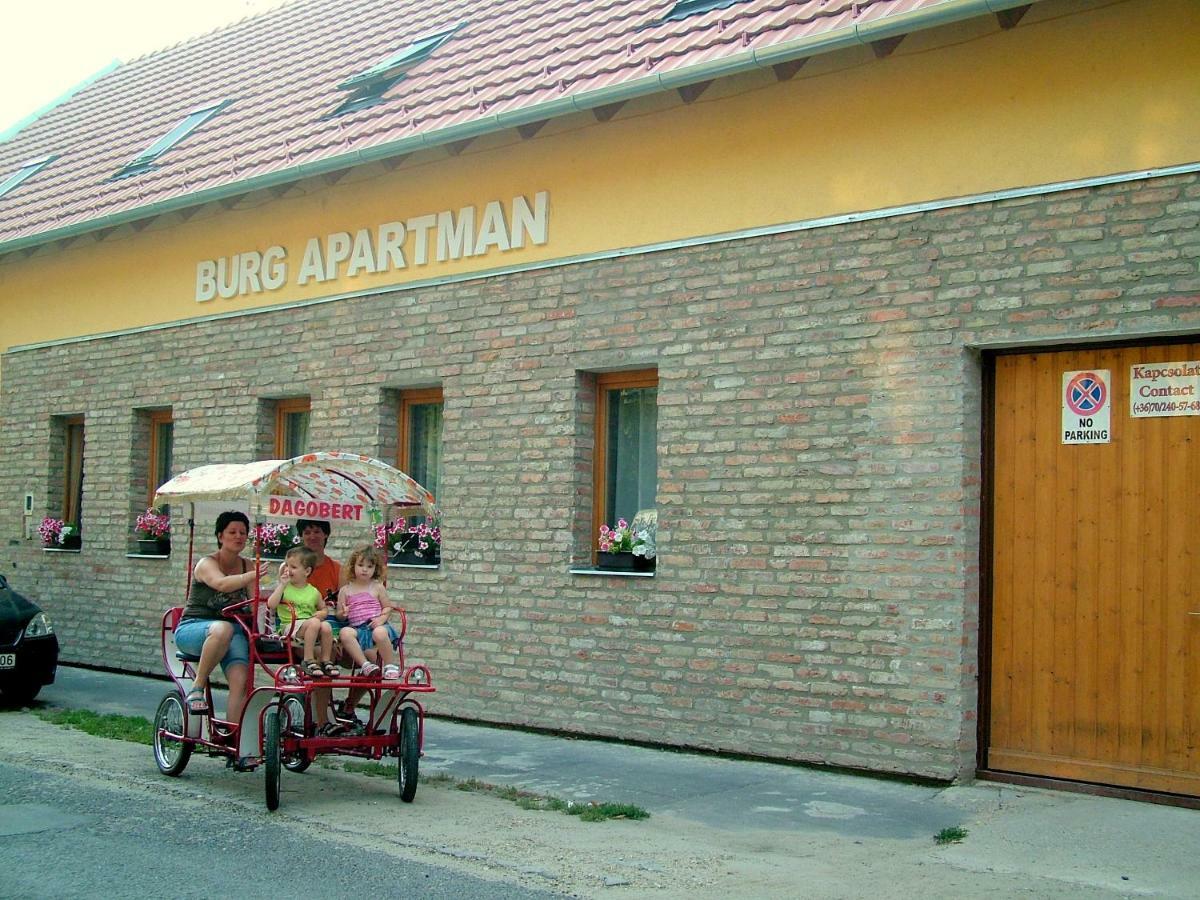 Burg Apartman Gyula Exterior foto